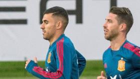 Ceballos, Ramos y Nacho, en un entrenamiento de la Selección