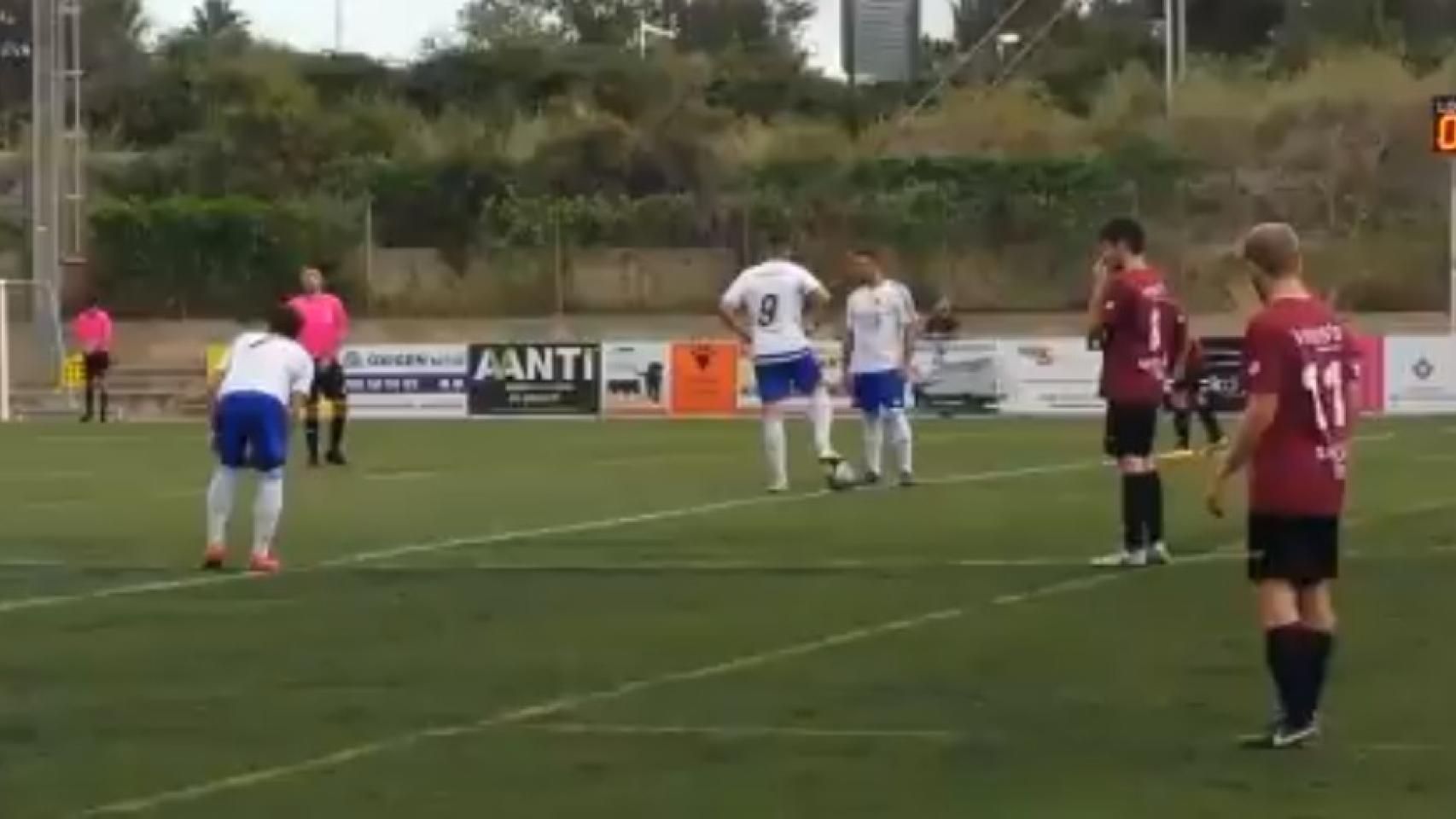 Los jugadores de la UDA Gramanet preparados para el comienzo del partido