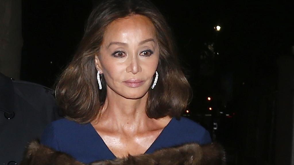 Isabel Preysler, con un vestido de cóctel azul en Nueva York.