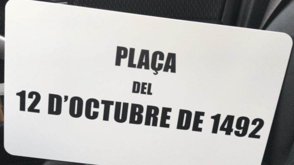 Las placas de las plazas, rediseñadas por brigadas de limpieza