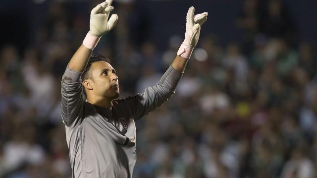 Keylor Navas en el encuentro contra México