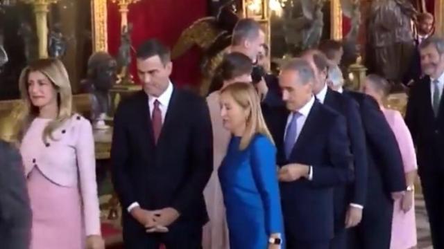 Pedro Sánchez celebra el Día de la Hispanidad haciendo el ridículo repetidamente