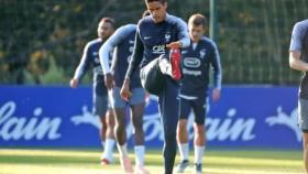 Varane entrena con Francia. Foto: Twitter (@raphaelvarane)