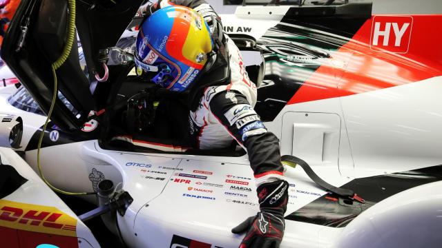 Alonso entrando al Toyota en Fuji