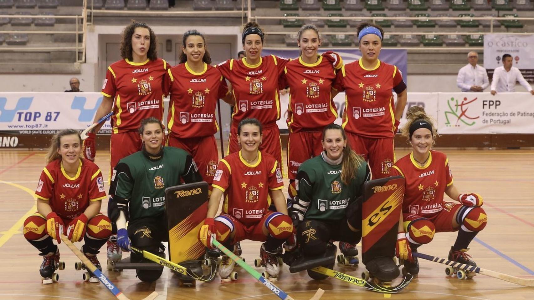 La selección española femenina de hockey patines, antes de un partido. Foto: wseurope-rinkhockey.org