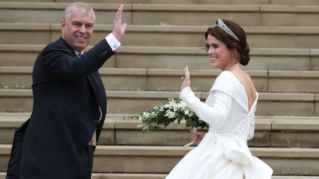 Eugenia de York y su padre, el príncipe Andrés de Inglaterra.