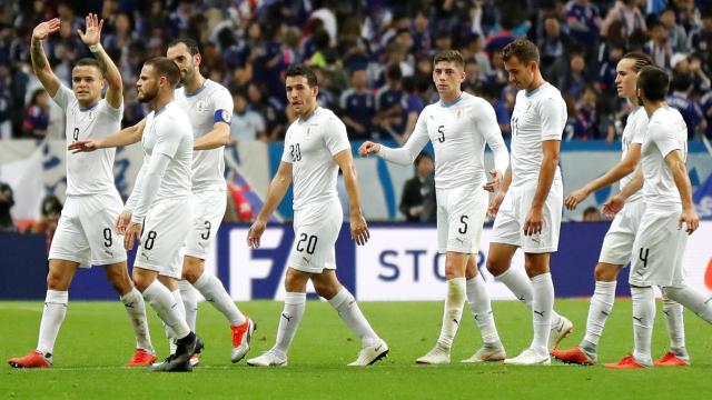 Fede Valverde, junto a Uruguay ante Japón