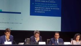 Rafael Domenech, jefe de análisis macroeconómico de BBVA Research; Jorge Sicilia, director de BBVA Research; Miguel Cardoso, economista jefe para España de BBVA Research y Esther Jiménez, responsable de comunicación de BBVA España.