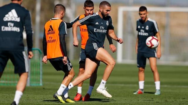 Benzema se entrena con el Real Madrid