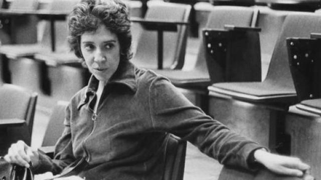 Joanna Russ, autora de Cómo acabar con la escritura de las mujeres.