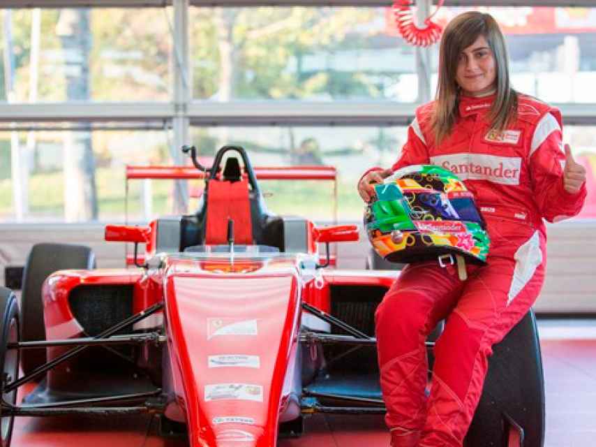 Marta Ariza, primera española en subirse a un Ferrari