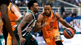 Chris Evans en el partido frente a Panathinaikos