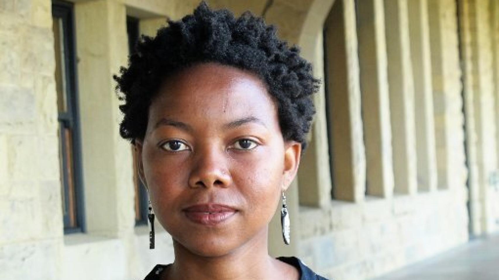 Image: NoViolet Bulawayo: Me criaron mujeres y siempre estuve rodeada de historias