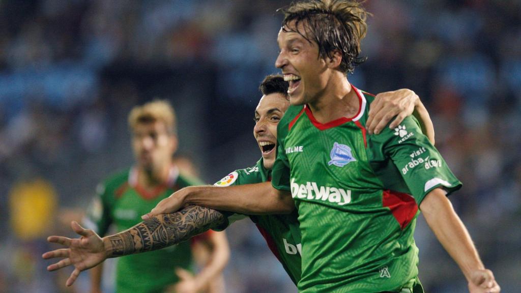 Tomás Pina celebra un gol ante el Celta.