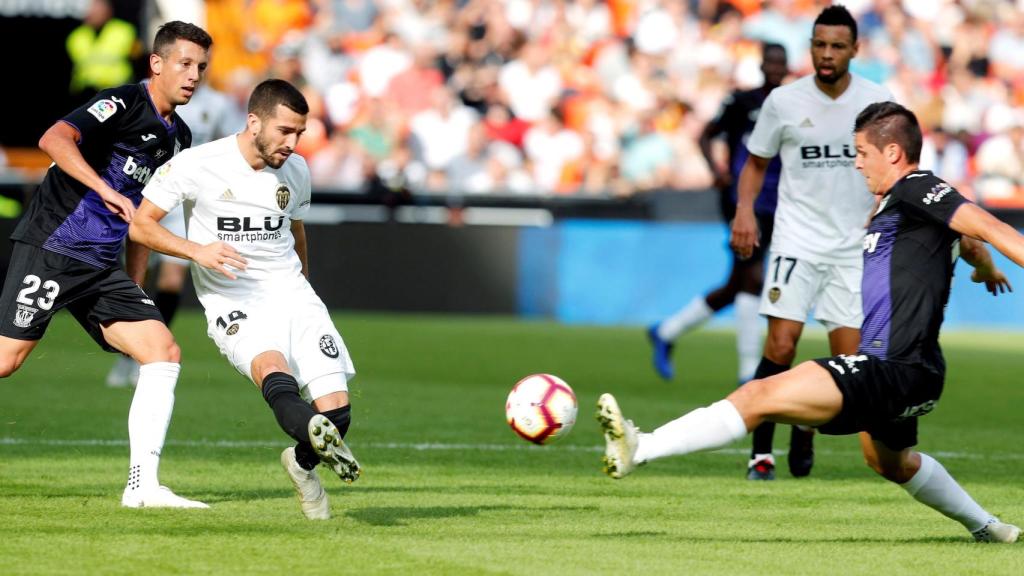 Gayà salva un punto para el Valencia ante el Leganés