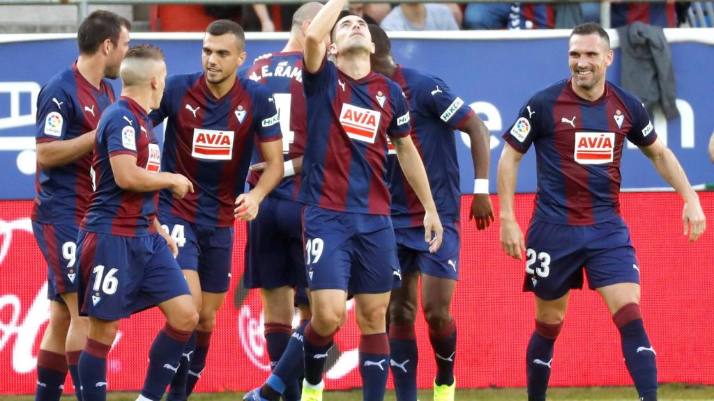 Charles celebra el primer gol del Eibar ante el Athletic