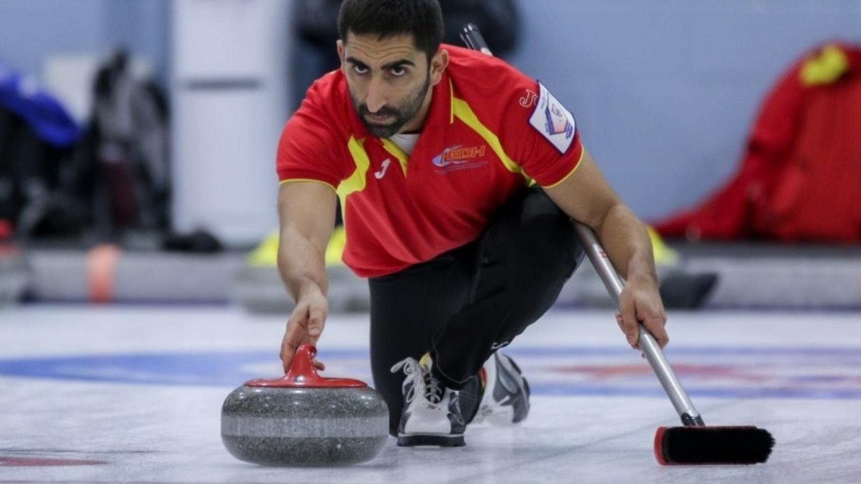 Mikel Unanue, en el Campeonato Mundial Mixto por Equipos de Kelowna (Canadá) 2018. Foto: worldcurling.org