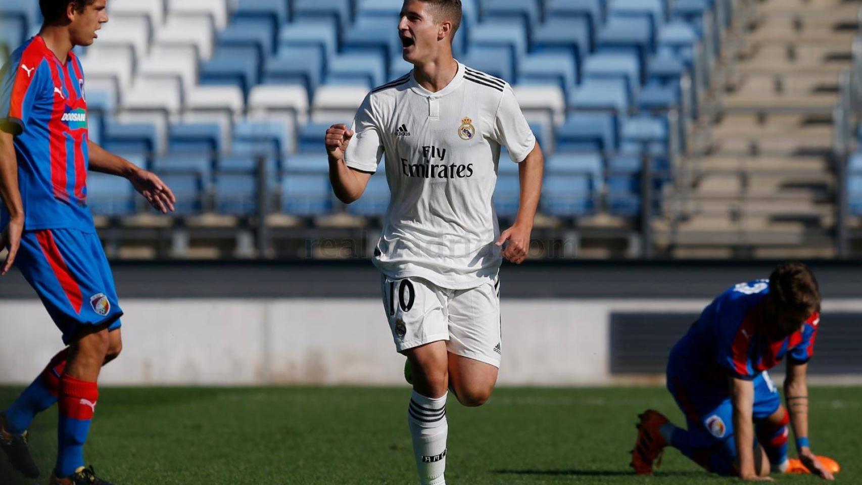 Miguel Baeza celebrando un gol