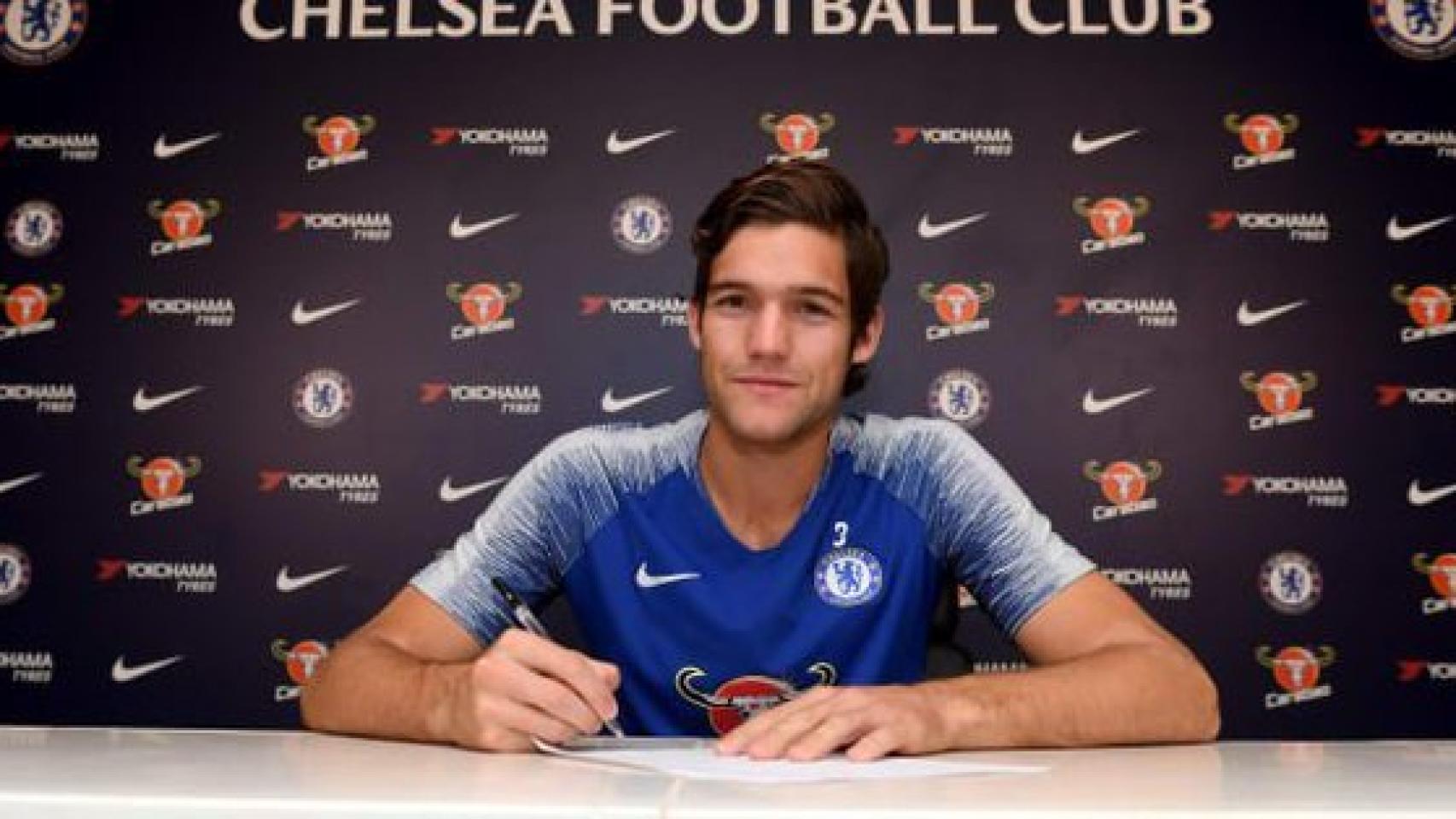 Marcos Alonso renueva con el Chelsea hasta 2023. Foto: Twitter (@ChelseaFC)