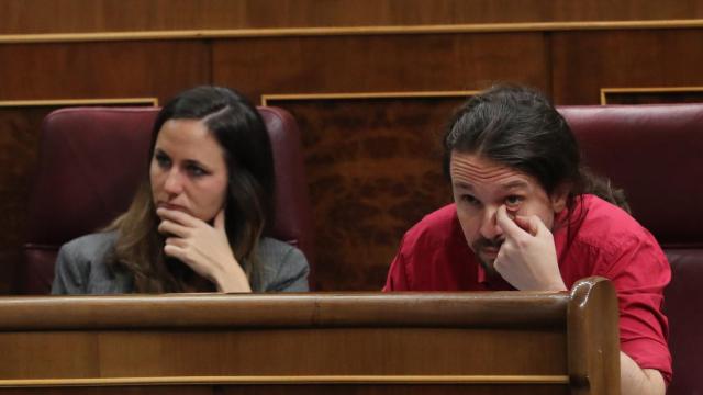 Ione Belarra y Pablo Iglesias, durante la comparecencia del presidente Sánchez en el Congreso.