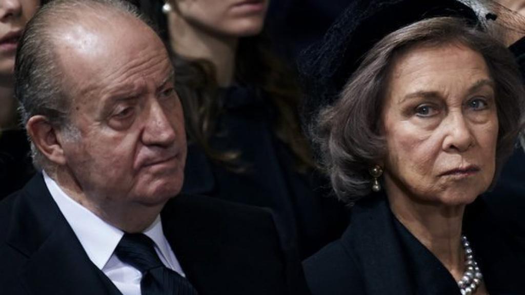 Los reyes eméritos Juan Carlos y Sofía, en el funeral de Fabiola de Bélgica.
