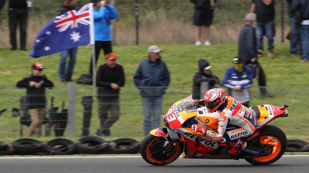 Marc Márquez traza un viraje con su Honda RC213V, en el circuito de Phillip Island.