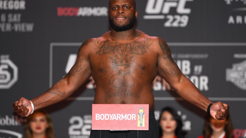 Derrick Lewis, en el pesaje de la UFC 229.