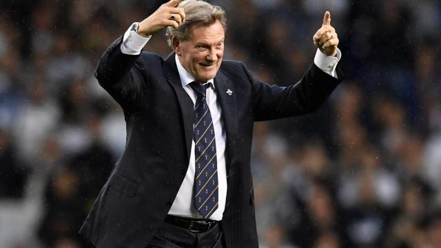 Glenn Hoddle celebra una victoria