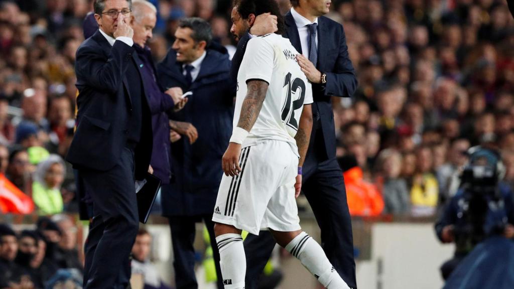 Marcelo recibe el consuelo de Lopetegui.