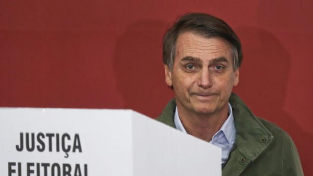 Jair Bolsonaro votando este domingo.