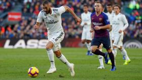 Karim Benzema, a la contra durante El Clásico