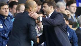 Guardiola y Pochettino se saludan antes de un partido