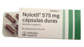 Una caja de Nolotil cápsulas.