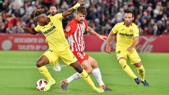 Samu pelea por el balón con un jugador del Almería