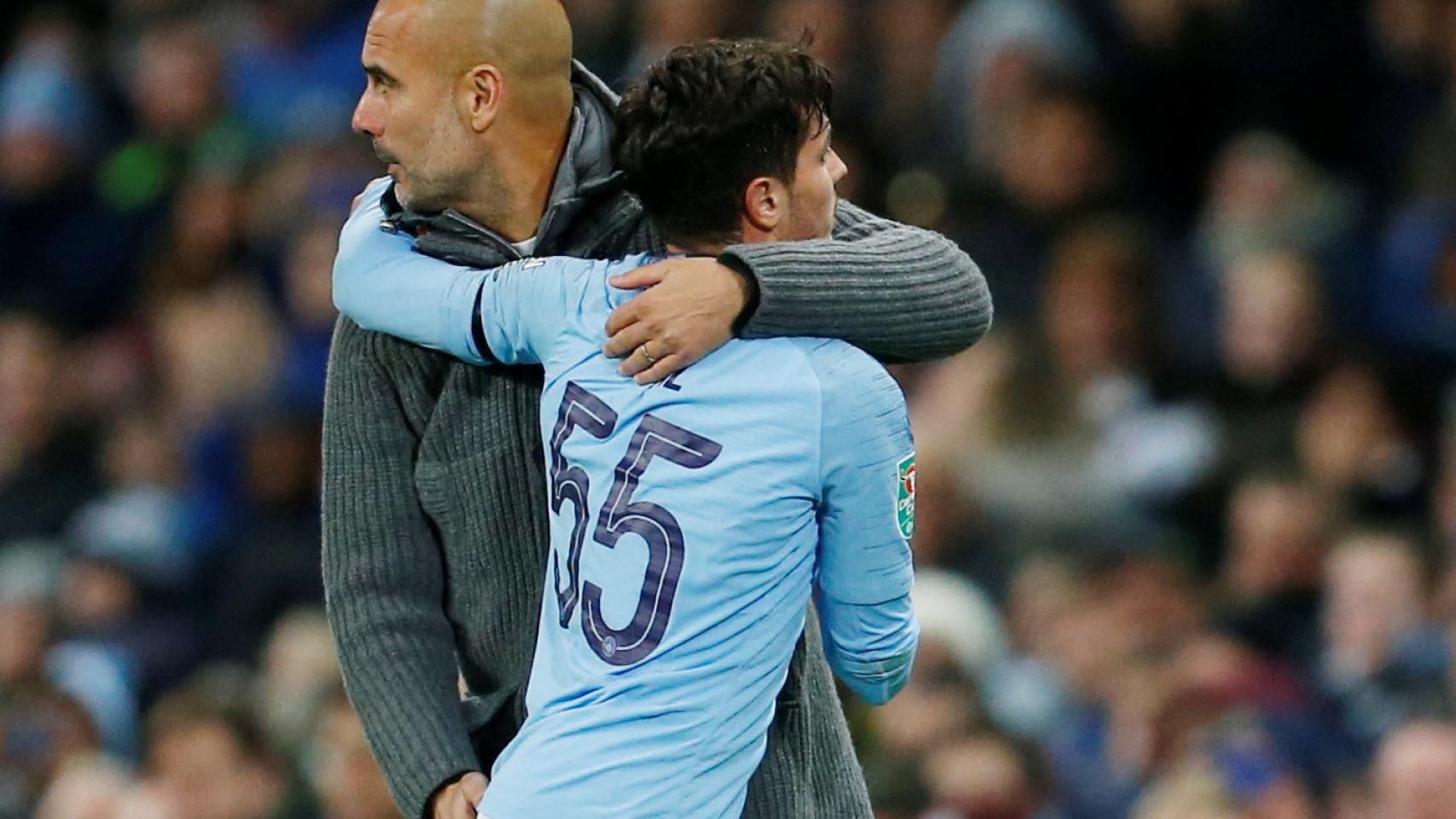 Guardiola se abraza con Brahim Diaz