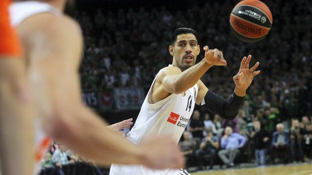 Ayón en el duelo frente a Zalgiris