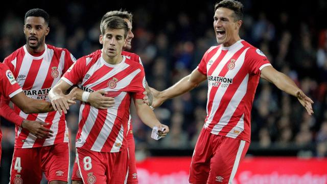 Los jugadores del Girona celebran el gol al Valencia