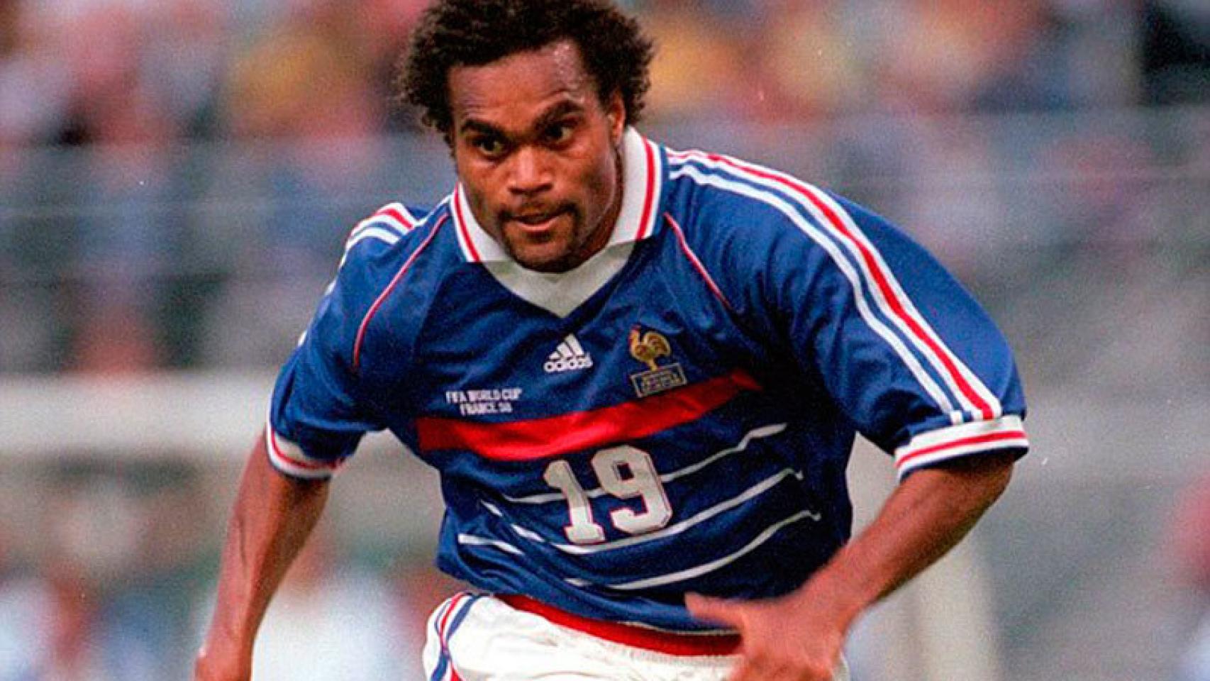 El caledonio Karembeu durante el mundial de fútbol de 1998, celebrado en Francia.