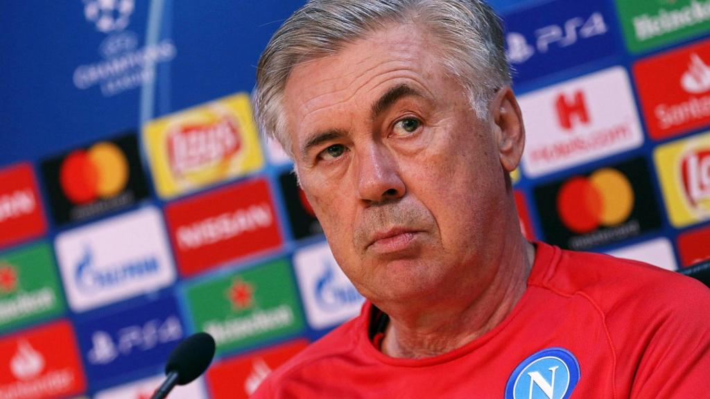 Carlo Ancelotti en rueda de prensa con el Nápoles