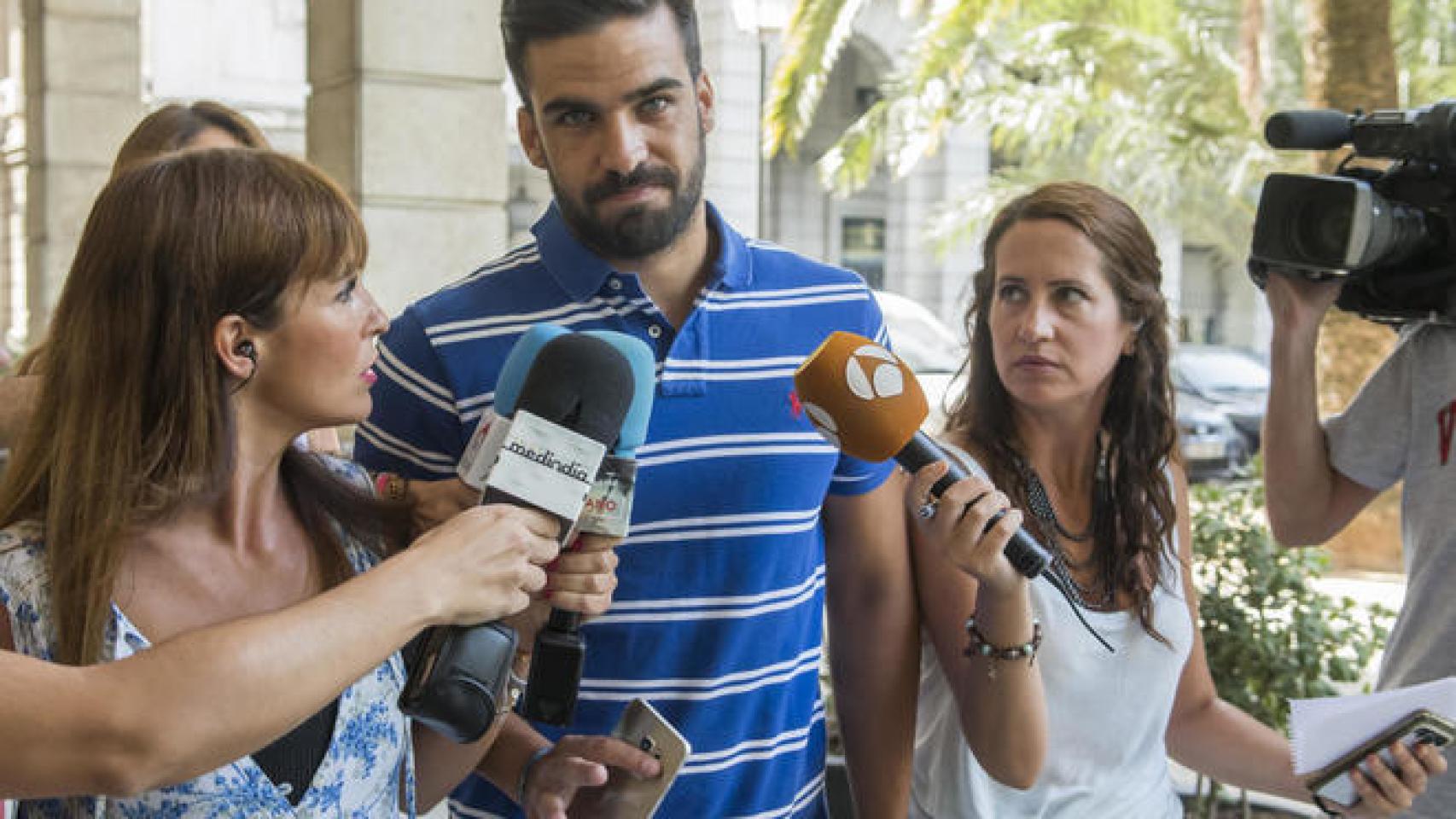 Antonio Manuel Guerrero, saliendo de los juzgados de Sevilla.