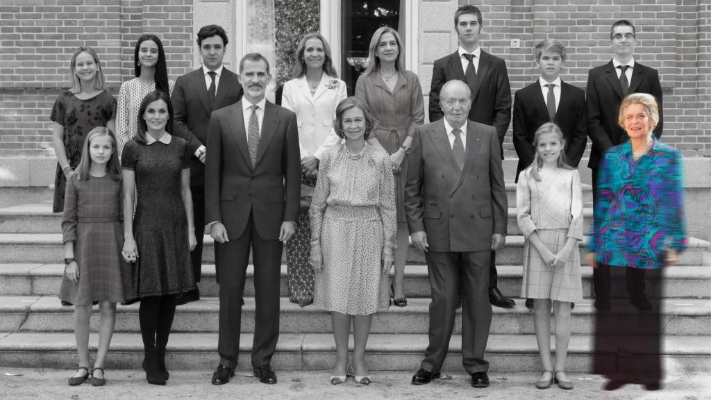 De izquierda a derecha, y de arriba abajo: Irene Urdangarin, Victoria Federica Marichalar, Froilán Marichalar, la infanta Elena, la infanta Cristina, Juan Valentín Urdangarin, Miguel Urdangarín, Pablo Nicolás Urdangarin, la princesa Leonor, la reina Letizia, el rey Felipe VI, la reina Sofía, el rey Juan Carlos I, la infanta Sofía e Irene de Grecia.