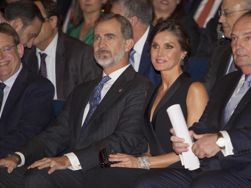 Los reyes en los premios de la Cámara de Comercio de Valencia.