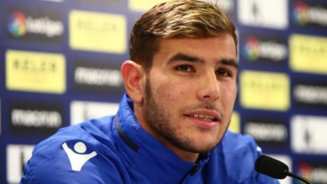 Theo Hernández, en rueda de prensa. Foto: Twitter (@RealSociedad)