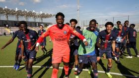 Los jugadores del juvenil del PSG celebran su victoria en la Uefa Youth League. Foto: Twitter (@PSG_inside)