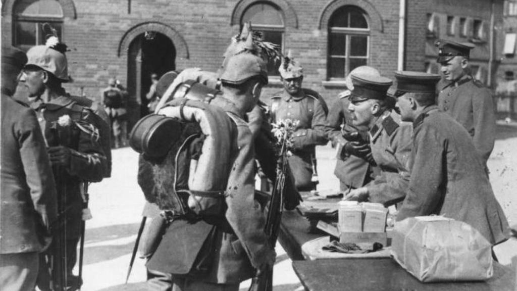 Soldados alemanes en Berlín recién movilizados, en 1914.