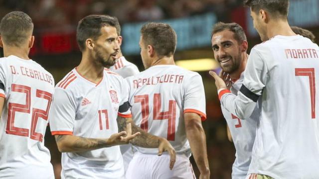 Suso celebra junto a Paco Alcácer un gol