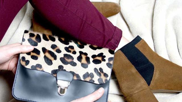 Bolso con estampado de leopardo de la marca Kalimba.