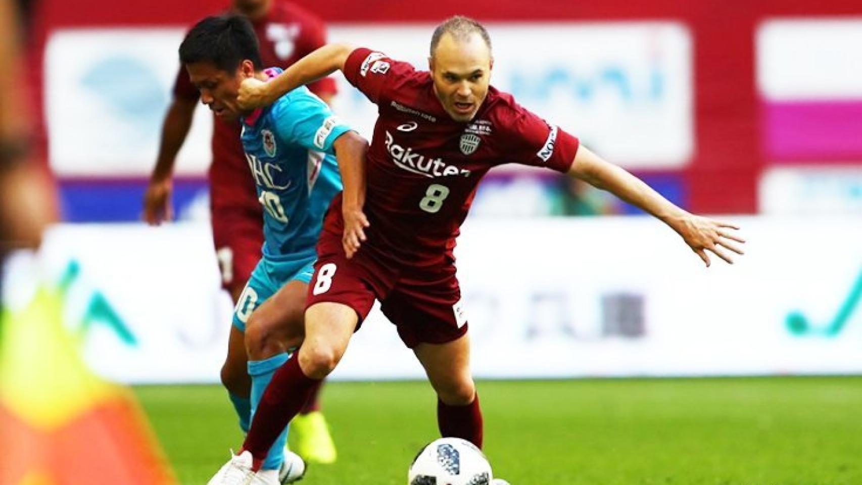 Andrés Iniesta con el Vissel Kobe de la liga japonesa. Foto: Twitter: (@vissel_kobe)