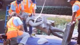 Retirada de la estatua de Cristóbal Colón en Los Ángeles
