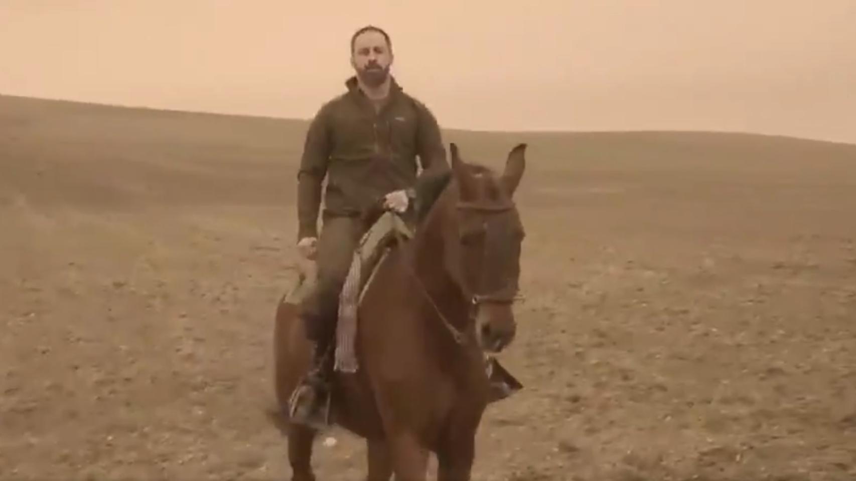 Santiago Abascal en un momento de su nuevo vídeo promocional.